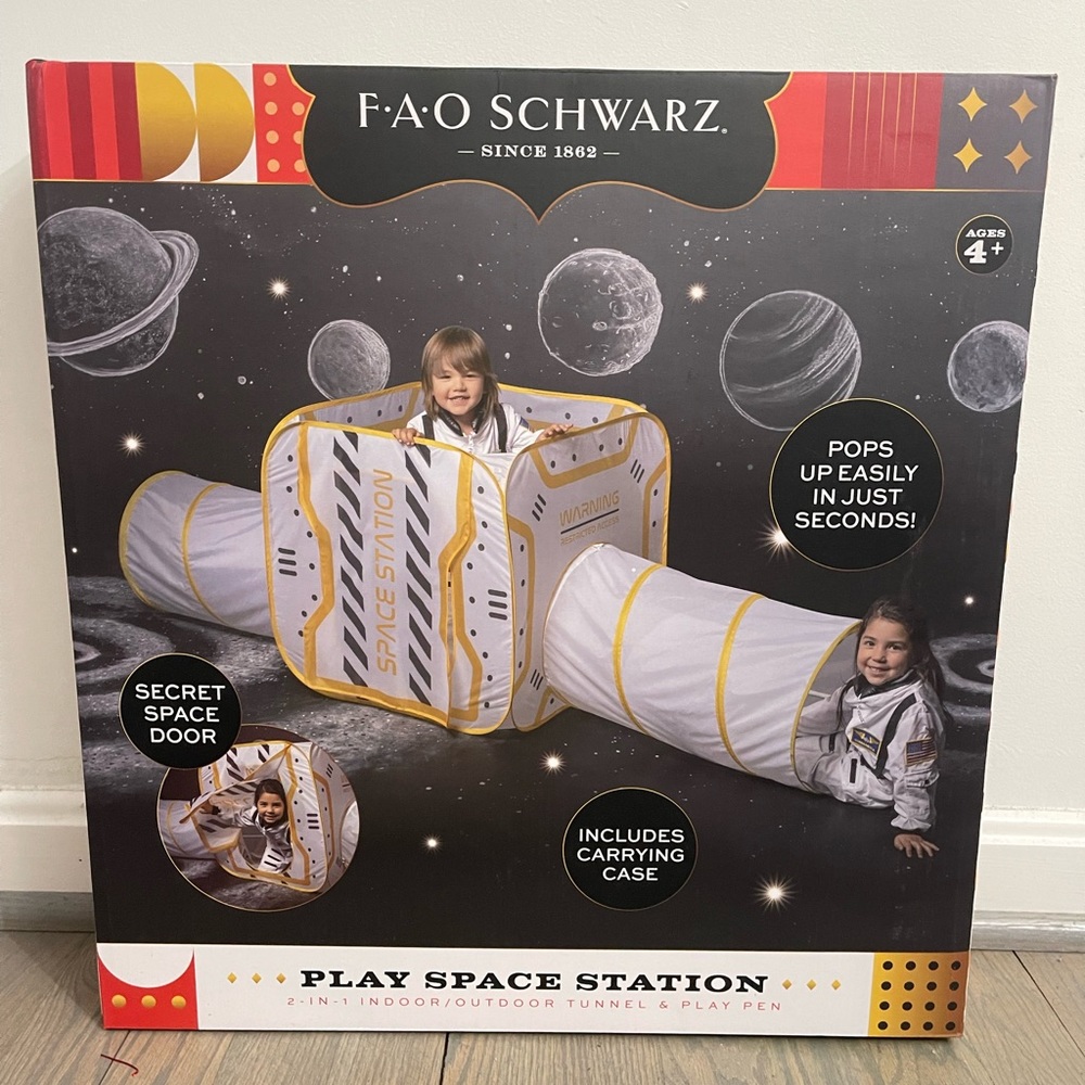 F.A.O SCHWARZ Play space station